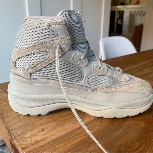Yeezy Desert Boots - Salt - Picture 4 of 14